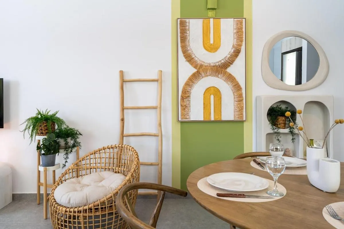 Solenne - Stylish 2-Br Apartment & Balcony In Lárnaka Ciprus