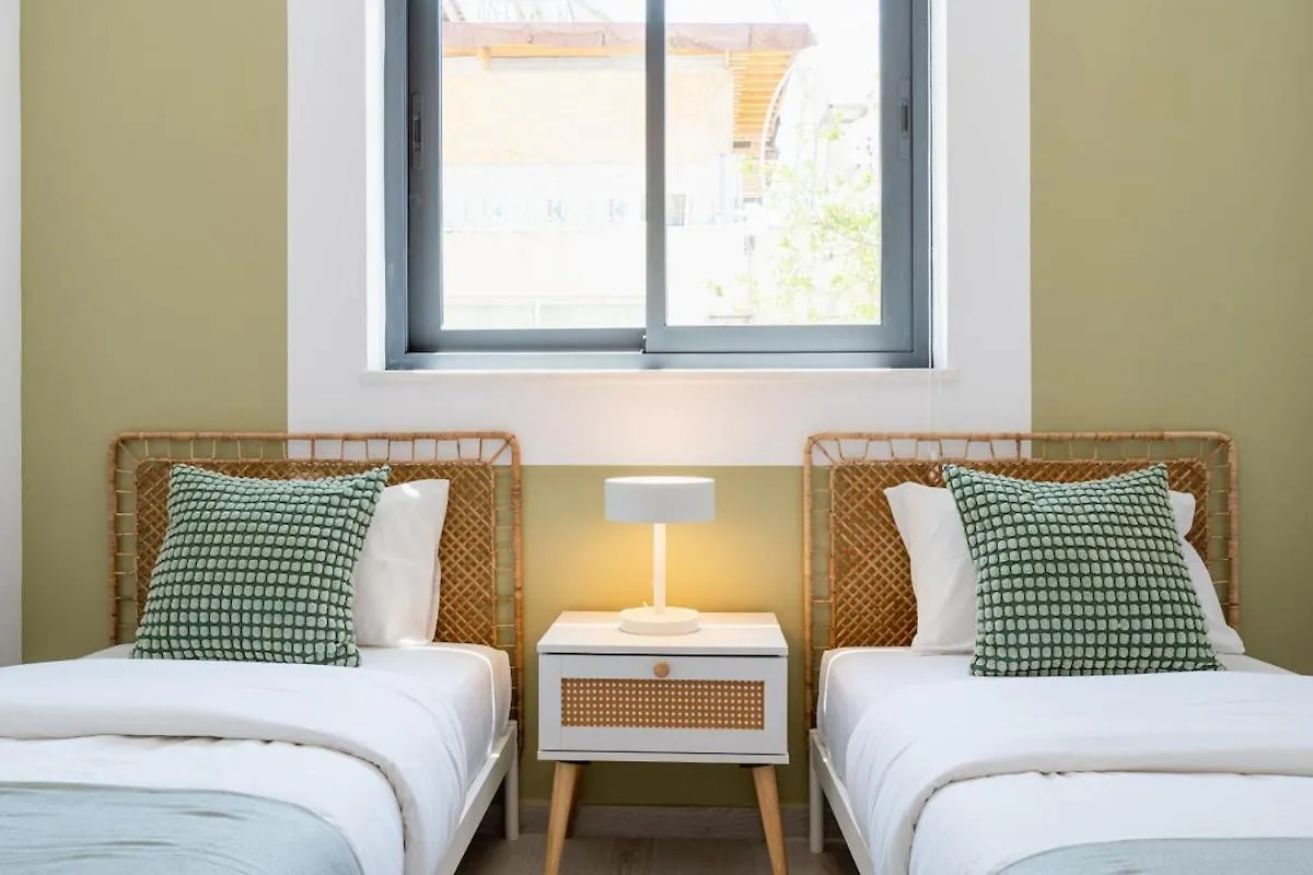 Solenne - Stylish 2-Br Apartment & Balcony In Lárnaka