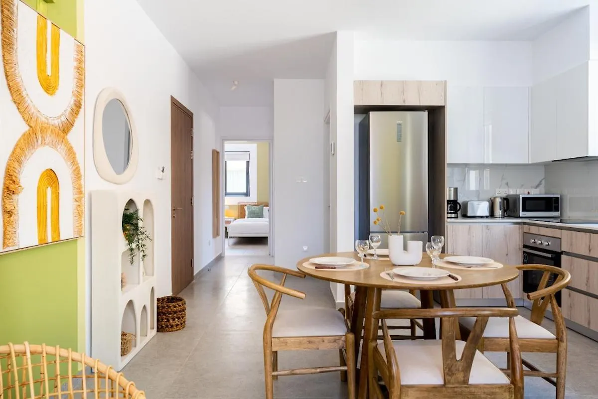 Solenne - Stylish 2-Br Apartment & Balcony In Lárnaka 0*,